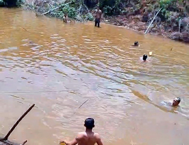 Hiện trường vụ đuối nước. (Ảnh: TTXVN phát)