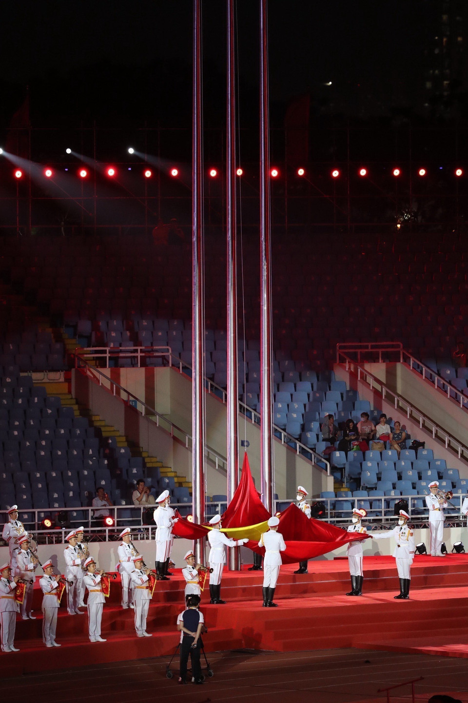  Nghi thức thượng cờ nước chủ nhà tại SEA Games 31. (Ảnh: Quang Hà/TTXVN)