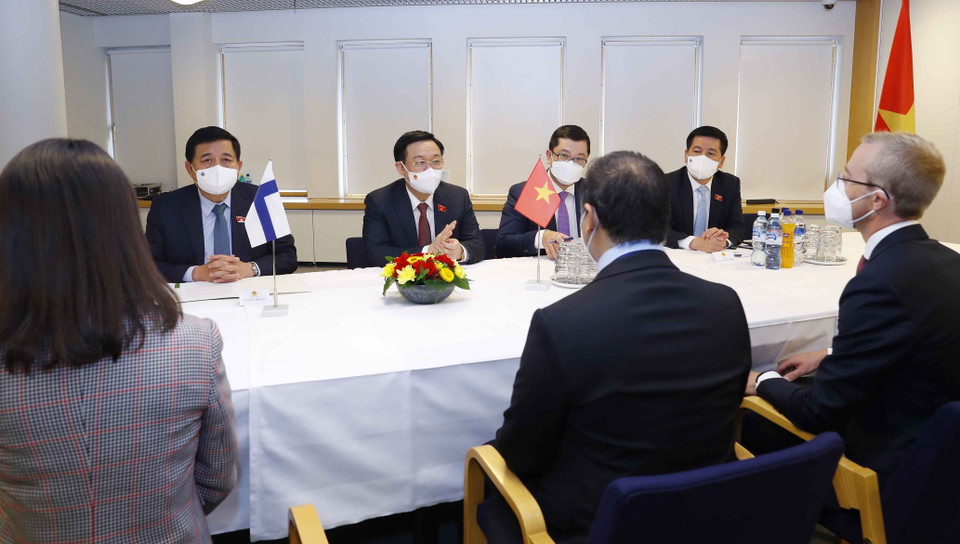 Quang cảnh buổi tiếp của Chủ tịch Quốc hội Vương Đình Huệ với lãnh đạo Tập đoàn Nokia. (Ảnh: Doãn Tấn/TTXVN)