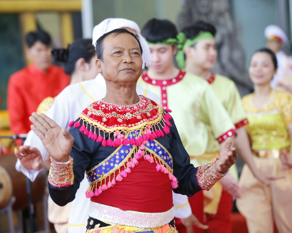 Chương trình biểu diễn nghệ thuật đặc sắc của dân tộc thiểu số tại Đại hội. (Ảnh: Doãn Tấn/TTXVN)