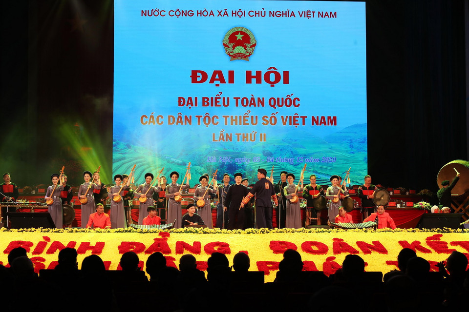 Chương trình nghệ thuật "Âm vang đại ngàn" của các dân tộc thiểu số chào mừng đại hội. (Ảnh: Lâm Khánh/TTXVN)