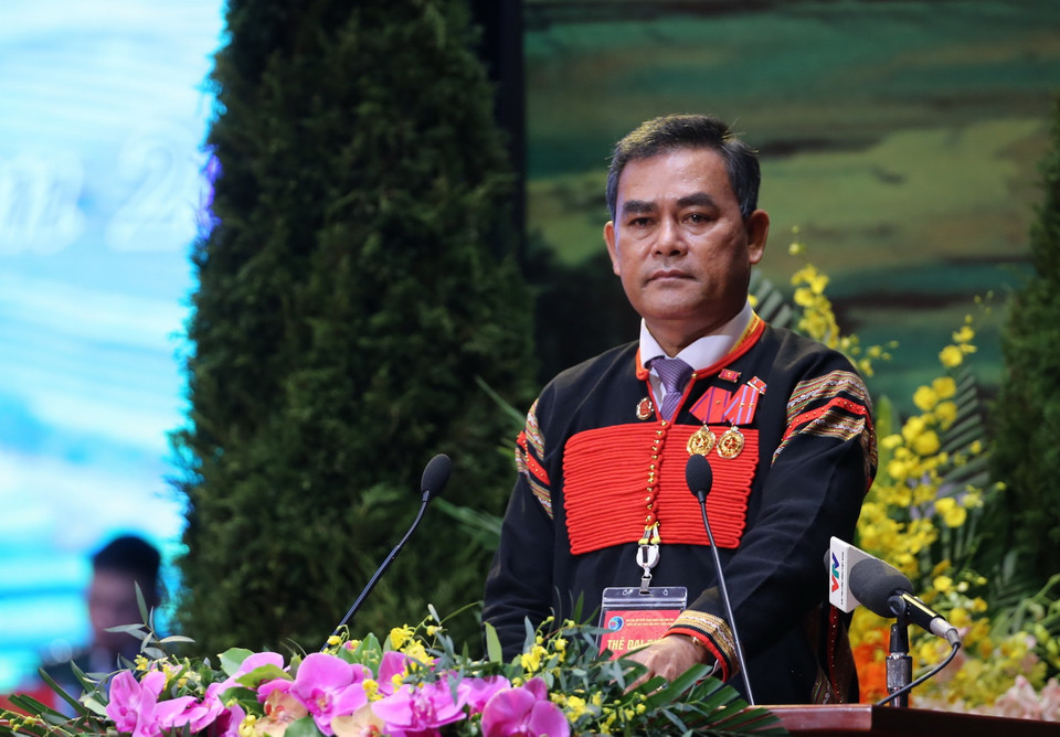 Trong ảnh: Phó Bí thư Tỉnh ủy, Chủ tịch Hội đồng Nhân dân tỉnh Đắk Lắk Y Biêr Niê phát biểu tham luận. (Ảnh: Dương Giang/TTXVN)