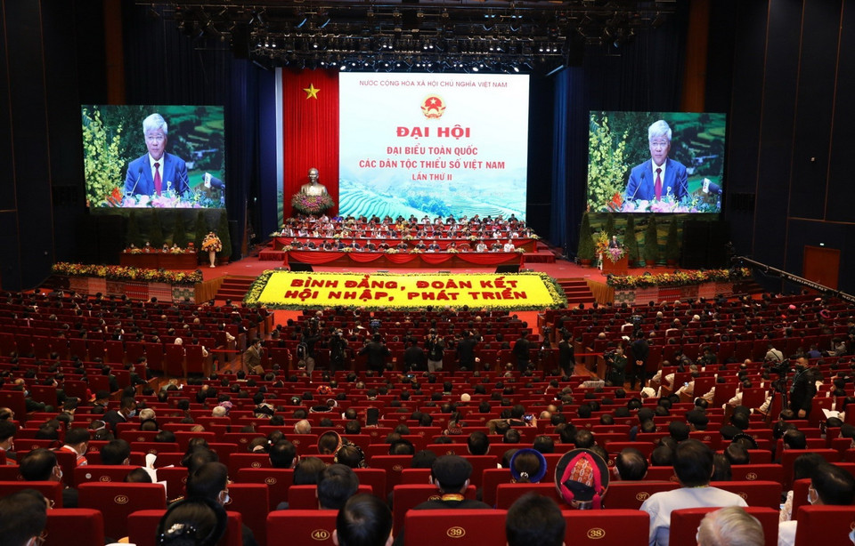 Trong ảnh: Đồng chí Đỗ Văn Chiến, Ủy viên Trung ương Đảng, Bộ trưởng, Chủ nhiệm Ủy ban Dân tộc trình bày báo cáo chính trị tại Đại hội. (Ảnh: Văn Điệp/TTXVN)