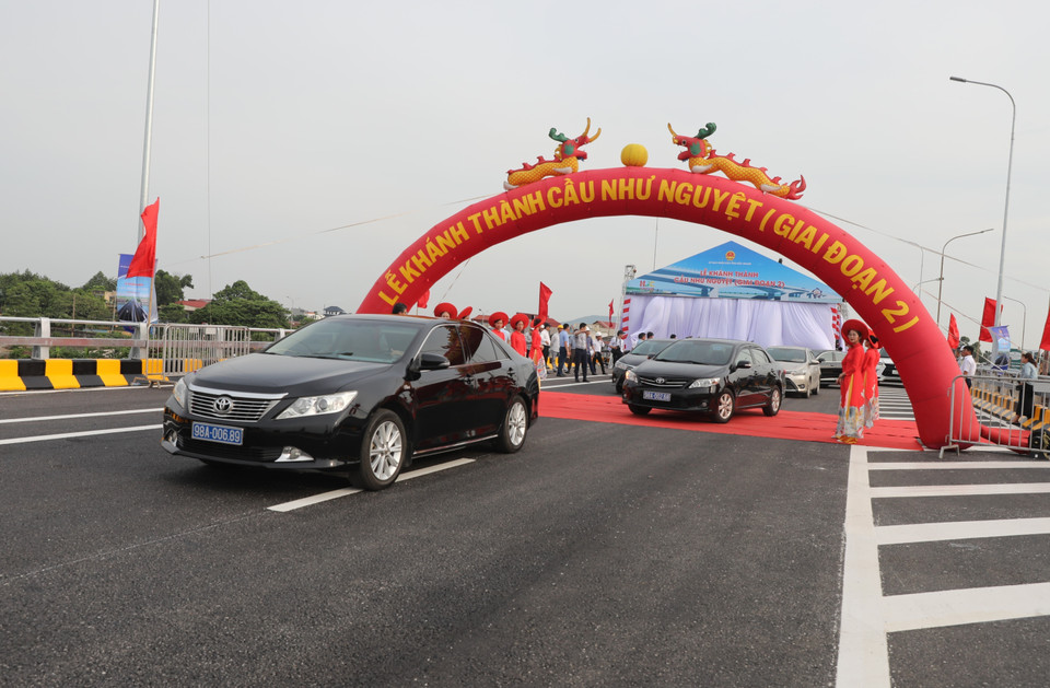Lễ thông xe cầu Như Nguyệt. (Ảnh: Danh Lam/TTXVN)