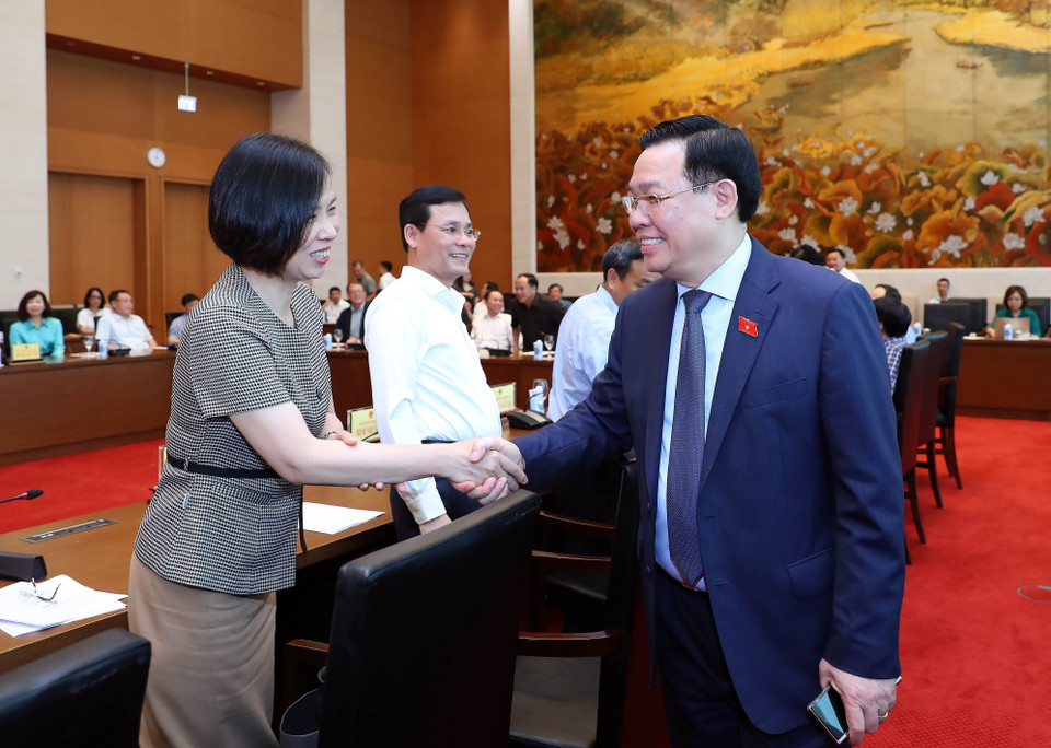 Chiều 16/6, tại Hà Nội, Chủ tịch Quốc hội Vương Đình Huệ cùng với các Phó Chủ tịch Quốc hội gặp mặt các cơ quan báo chí nhân Kỷ niệm 98 năm Ngày báo chí Cách mạng Việt Nam (21/6/1925-21/6/2023). (Ảnh: An Đăng/TTXVN)