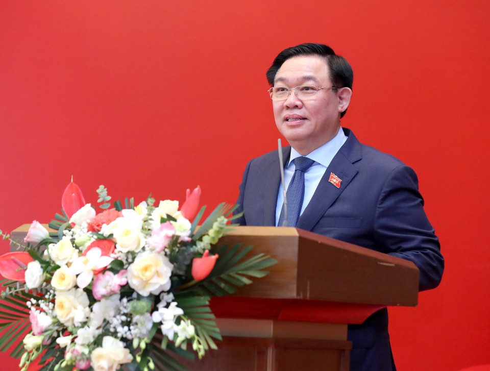 Chủ tịch Quốc hội Vương Đình Huệ phát biểu tại buổi gặp mặt. (Ảnh: An Đăng/TTXVN)