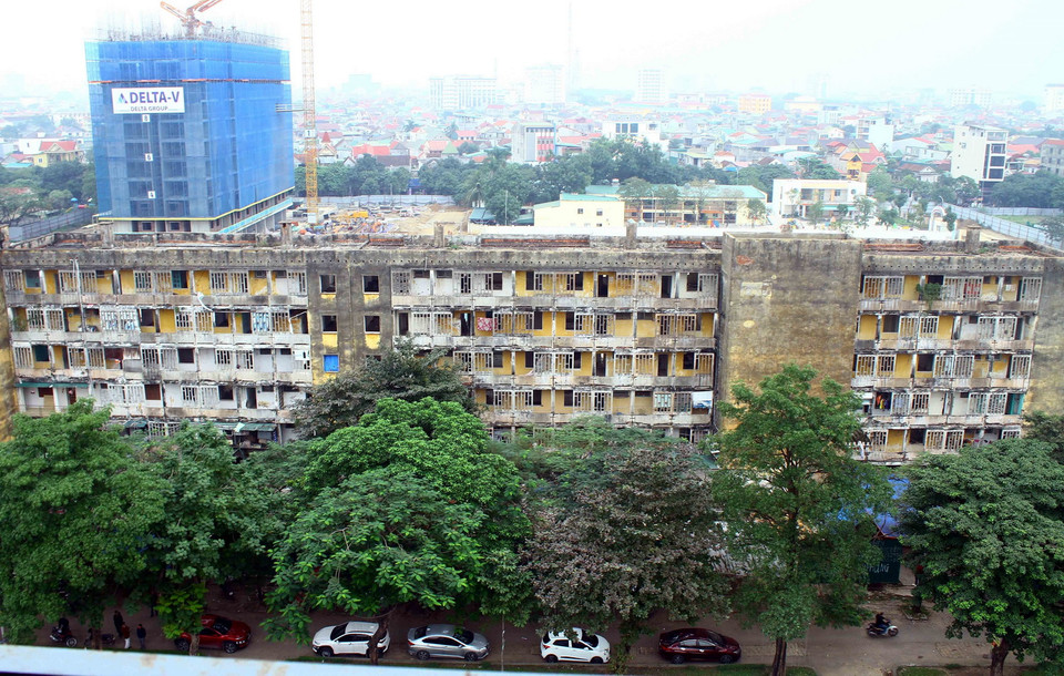 Chung cư Quang Trung được xây dựng từ năm 1976, riêng khu B có tổng số 421 căn hộ với 1.684 nhân khẩu sinh sống. (Ảnh: Tá Chuyên/TTXVN)