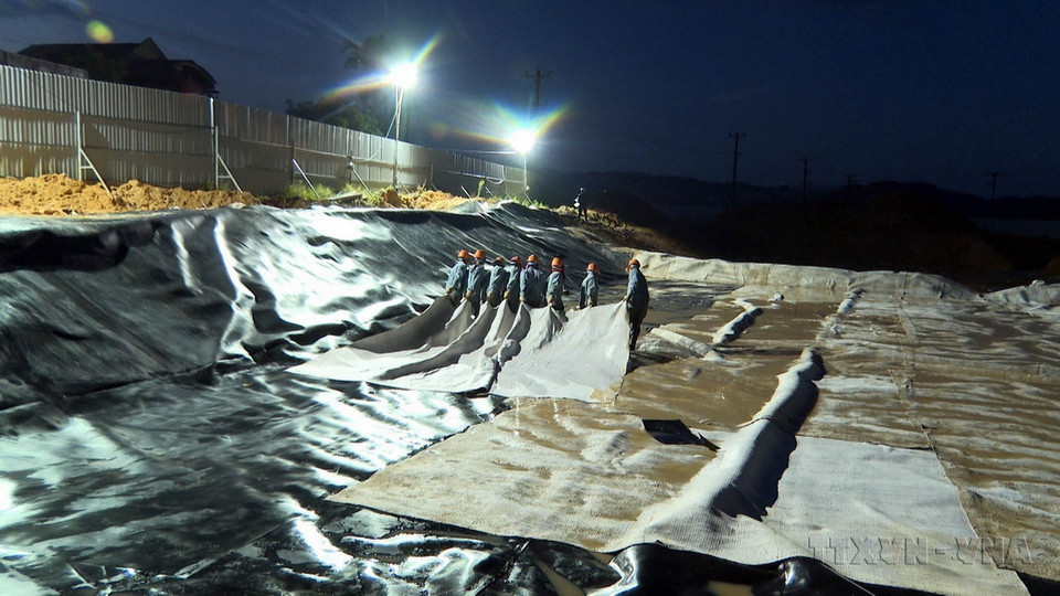 Dự án xử lý đất nhiễm chất độc dioxin tại sân bay A So, huyện A Lưới, tỉnh Thừa Thiên-Huế, triển khai trong giai đoạn 2020-2022, đang được Bộ Tư lệnh Hóa học đẩy nhanh tiến độ thực hiện, phấn đấu hoàn thành theo kế hoạch đề ra. (Ảnh: TTXVN phát)