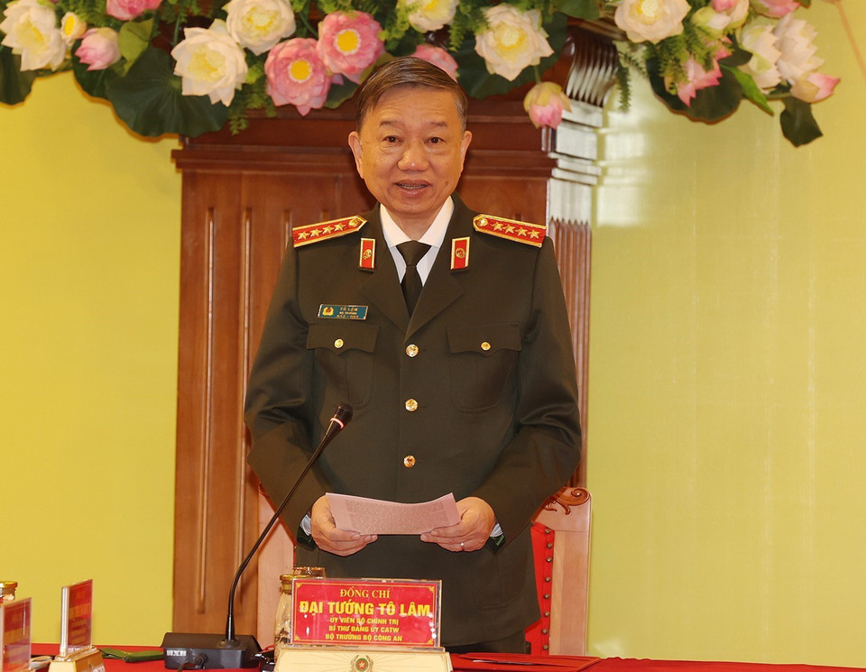  Đại tướng Tô Lâm, Ủy viên Bộ Chính trị, Bí thư Đảng ủy Công an Trung ương, Bộ trưởng Bộ Công an phát biểu khai mạc Hội nghị. (Ảnh: Trí Dũng/TTXVN)