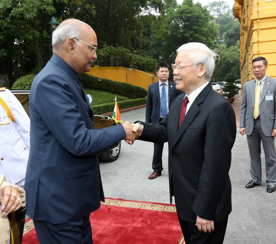 Tổng Bí thư, Chủ tịch nước Nguyễn Phú Trọng đón Tổng thống Ấn Độ Ram Nath Kovind. (Ảnh: Trí Dũng/TTXVN)