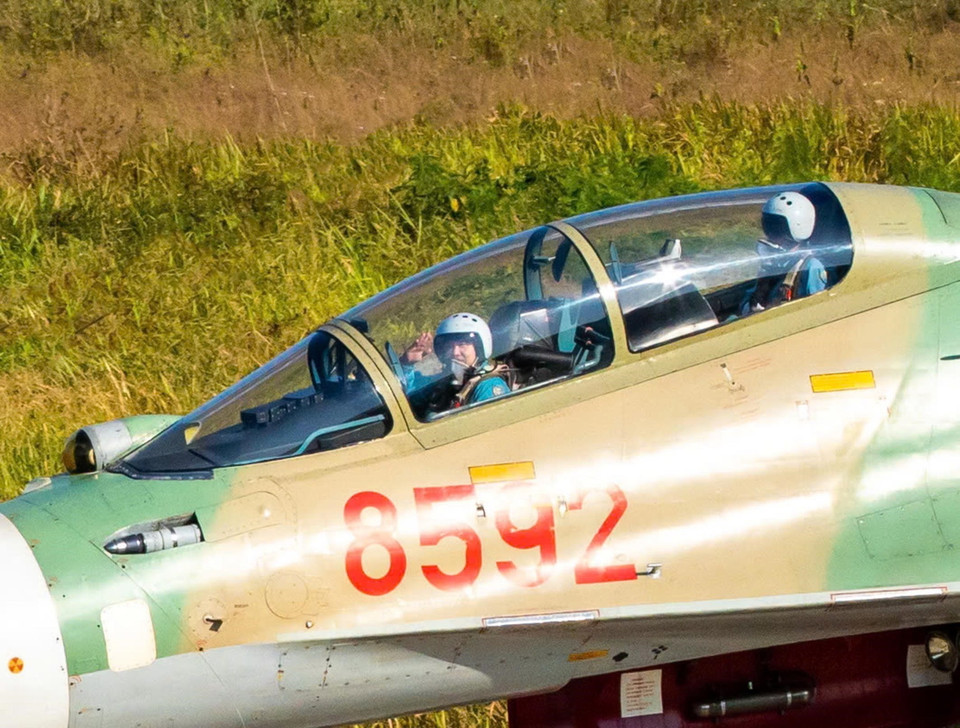 Những chiếc tiêm kích Su30-MK2 xuất phát từ sân bay Kép, tỉnh Bắc Giang, sau khi hoàn thành bay luyện tập trở về. (Ảnh: TTXVN phát)