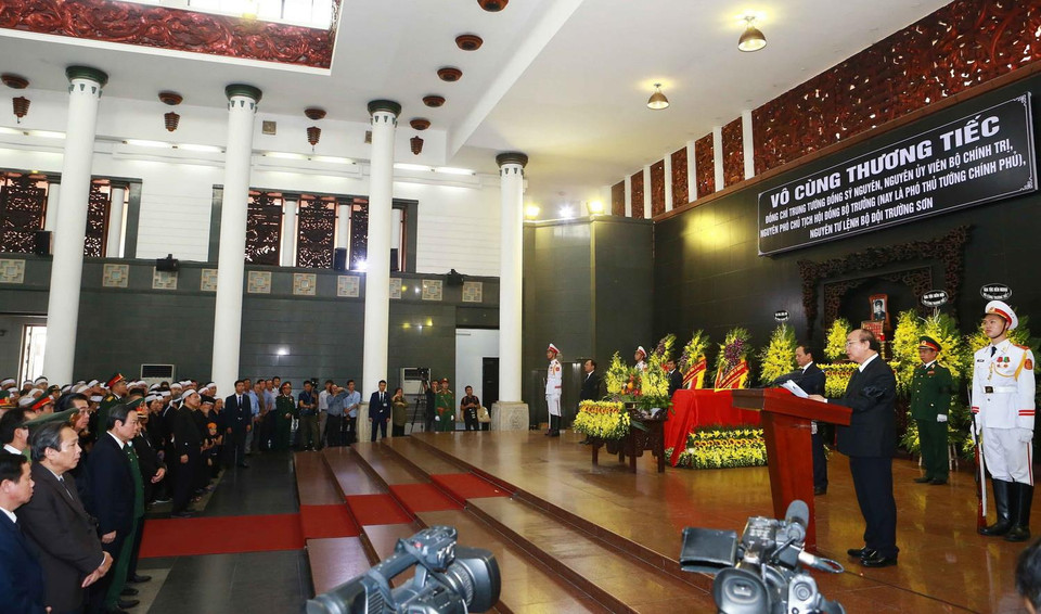 Quang cảnh Lễ truy điệu và đưa tang đồng chí Trung tướng Đồng Sỹ Nguyên. (Ảnh: Doãn Tấn/TTXVN)