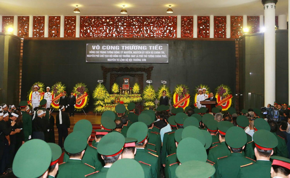 Quang cảnh Lễ truy điệu và đưa tang đồng chí Trung tướng Đồng Sỹ Nguyên. (Ảnh: Doãn Tấn/TTXVN)
