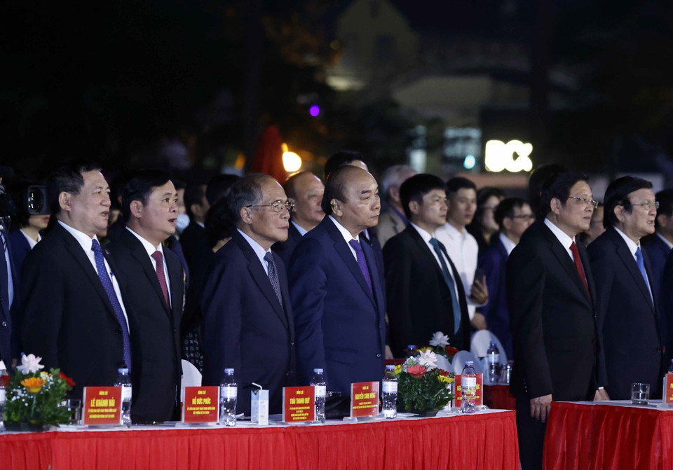 Chủ tịch nước Nguyễn Xuân Phúc và đại biểu dự buổi lễ. (Ảnh: Thống Nhất/TTXVN)