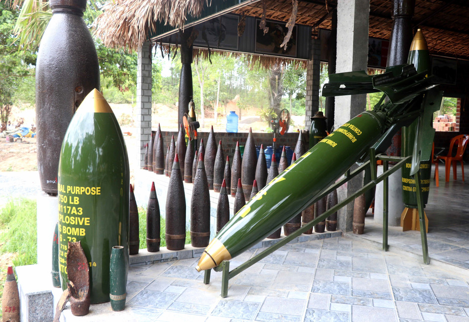 Trong ngôi nhà này trưng bày gần 1.000 hiện vật chiến tranh được ông Trần Công Chức sưu tầm hơn 20 năm qua. (Ảnh: Nguyên Lý/TTXVN)