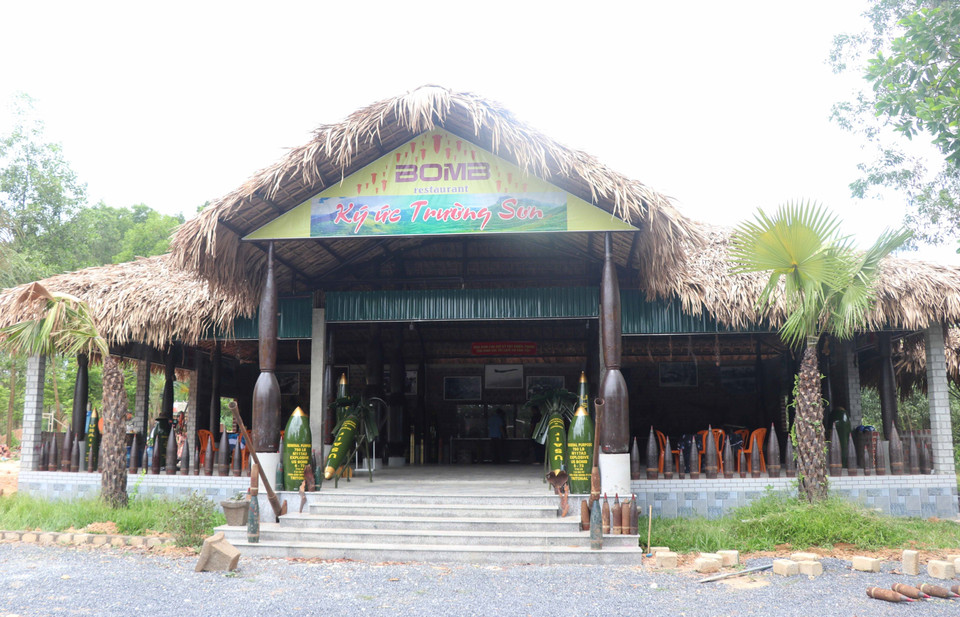 Mặt trước của "Nhà bom” lưu giữ kỷ vật chiến tranh ở xã Linh Trường, huyện Gio Linh, tỉnh Quảng Trị. (Ảnh: Nguyên Lý/TTXVN)