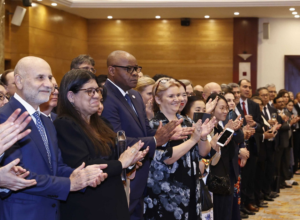 Các đại biểu nước ngoài dự lễ kỷ niệm. (Ảnh: TTXVN)