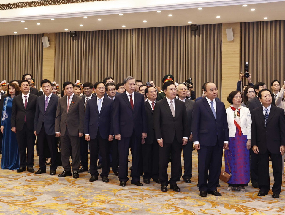 Chủ tịch nước Nguyễn Xuân Phúc, các lãnh đạo Đảng, Nhà nước, bộ, ngành dự lễ kỷ niệm. (Ảnh: TTXVN)