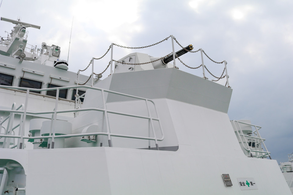 Tàu được trang bị vũ khí chính là một pháo Vulcan đa nòng 20mm.(Ảnh: Trần Thúy Hà/Vietnam+)