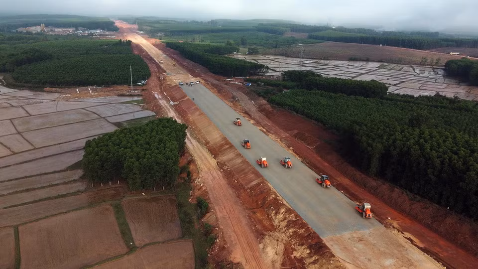 Cao tốc giai đoạn đầu có uy mô 4 làn xe, sau đó nâng lên 6 làn xe. (Ảnh: Huy Hùng/TTXVN)
