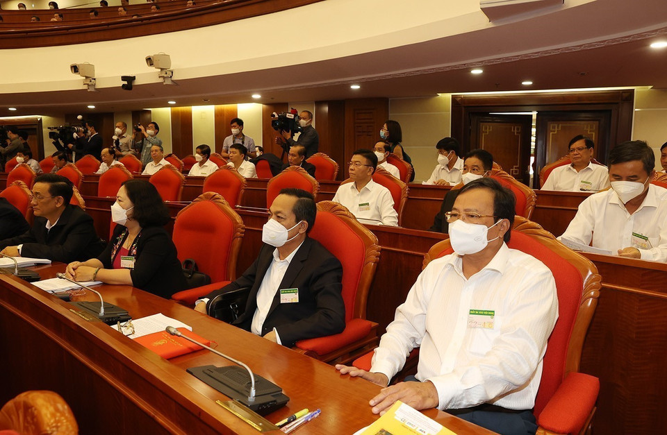 Sáng 22/4, tại Trụ sở Trung ương Đảng, Bộ Chính trị tổ chức Hội nghị toàn quốc quán triệt và triển khai thực hiện Nghị quyết số 13-NQ/TW ngày 2/4/2022 của Bộ Chính trị về phương hướng phát triển kinh tế-xã hội, bảo đảm quốc phòng, an ninh vùng đồng bằng sông Cửu Long đến năm 2030, tầm nhìn đến năm 2045.