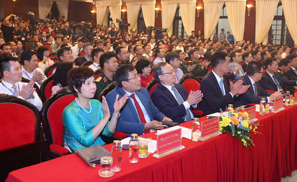 Các đại biểu tham dự buổi lễ. (Ảnh: Văn Điệp/TTXVN)