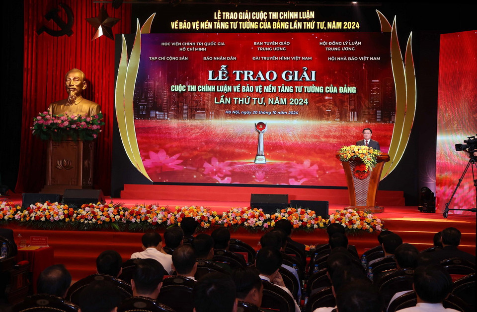 Đồng chí Nguyễn Xuân Thắng, Ủy viên Bộ Chính trị, Giám đốc Học viện Chính trị quốc gia Hồ Chí Minh, Chủ tịch Hội đồng Lý luận Trung ương, Phó Trưởng Ban Chỉ đạo 35 Trung ương, Trưởng Ban Chỉ đạo Cuộc thi phát biểu. (Ảnh: Văn Điệp/TTXVN)