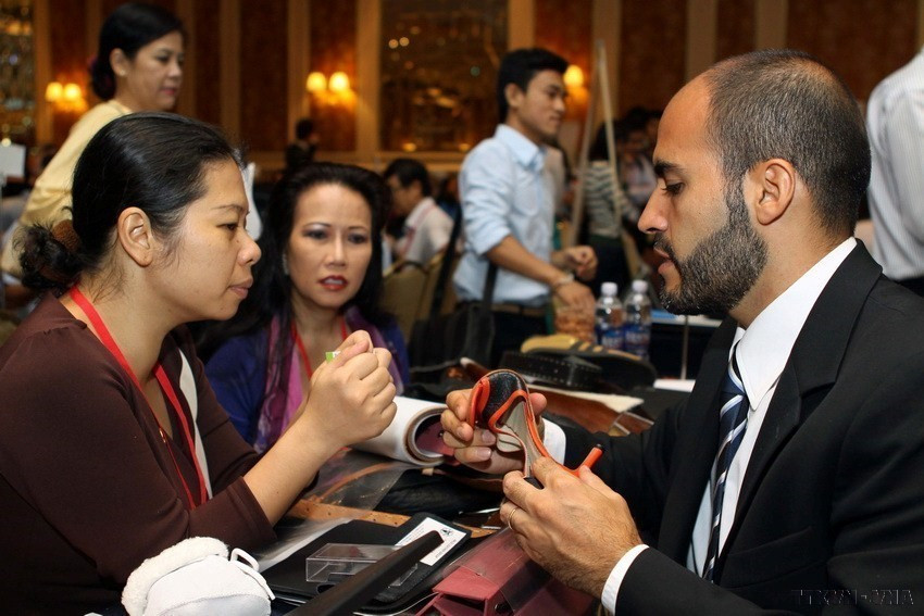 Hội nghị Giao lưu Thương mại Việt Nam-Argentina, với sự tham dự của đại diện gần 600 doanh nghiệp và các bộ, ngành thương mại của hai nước, nhằm tìm cơ hội đầu tư, xúc tiến thương mại trong các lĩnh vực sản xuất, dịch vụ. (Ảnh: TTXVN)