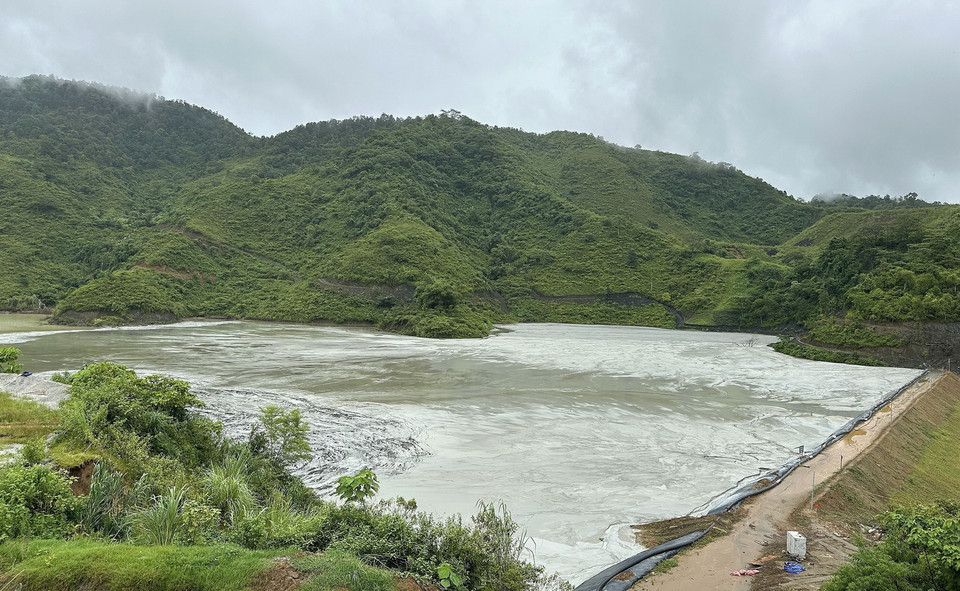 Hồ chứa của Công ty Cổ phần đồng Tả Phời nơi xảy ra sự cố. (Ảnh: Quốc Khánh/TTXVN)