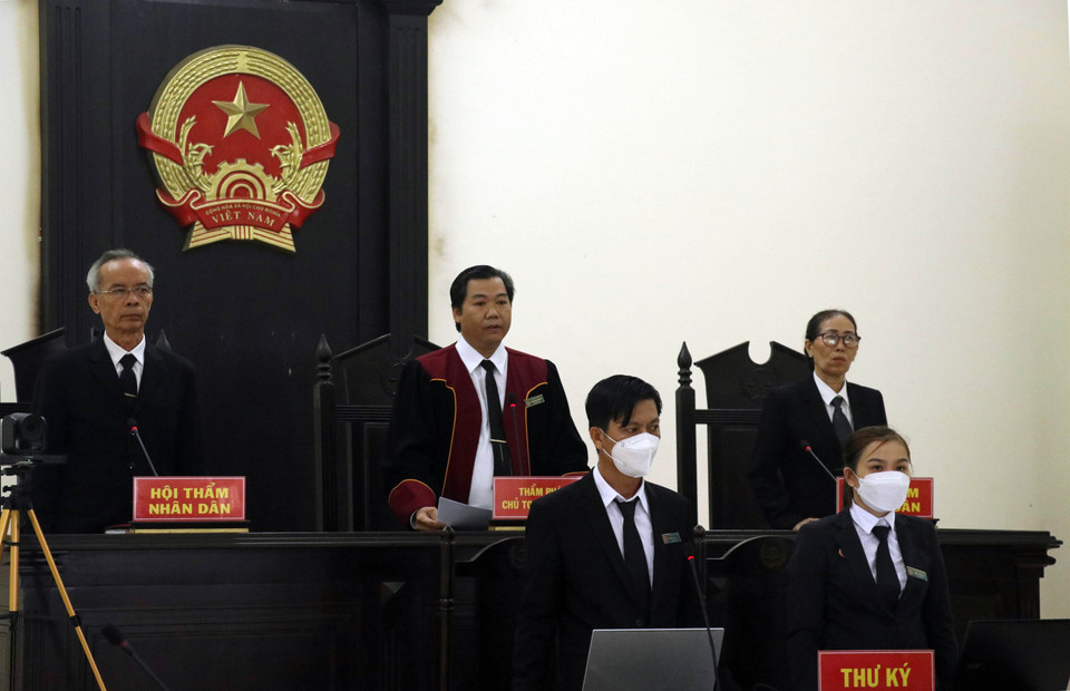 Hội đồng xét xử làm thủ tục khai mạc. (Ảnh: Bùi Giang/TTXVN)