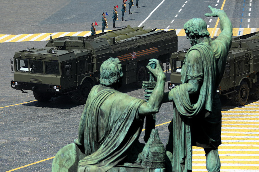 Xe phóng đạn của tổ hợp tên lửa chiến dịch-chiến thuật Iskander-M - vũ khí độc đáo chỉ duy nhất quân đội Nga sở hữu. (Nguồn: Bộ Quốc phòng Nga)