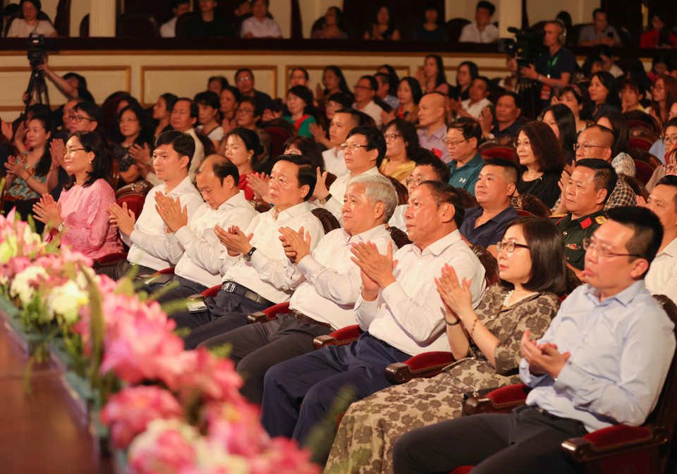 Đại biểu dự chương trình. (Ảnh: Thanh Tùng/TTXVN)