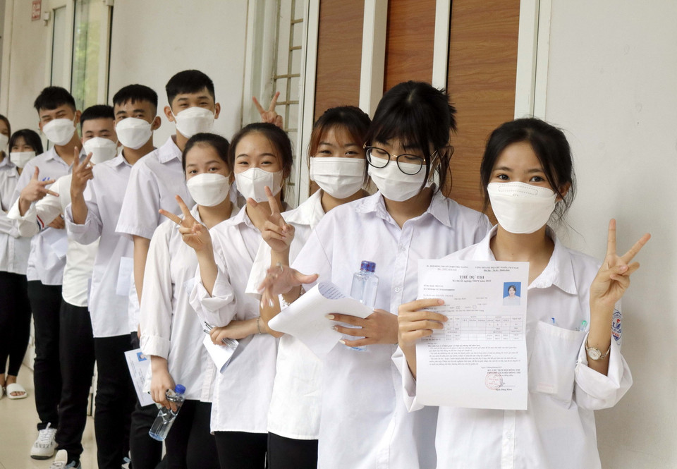  Thí sinh ở Bác Giang sẵn sàng bước vào bài thi đầu tiên kỳ thi tốt nghiệp THPT 2022. (Ảnh: Đồng Thúy/TTXVN)