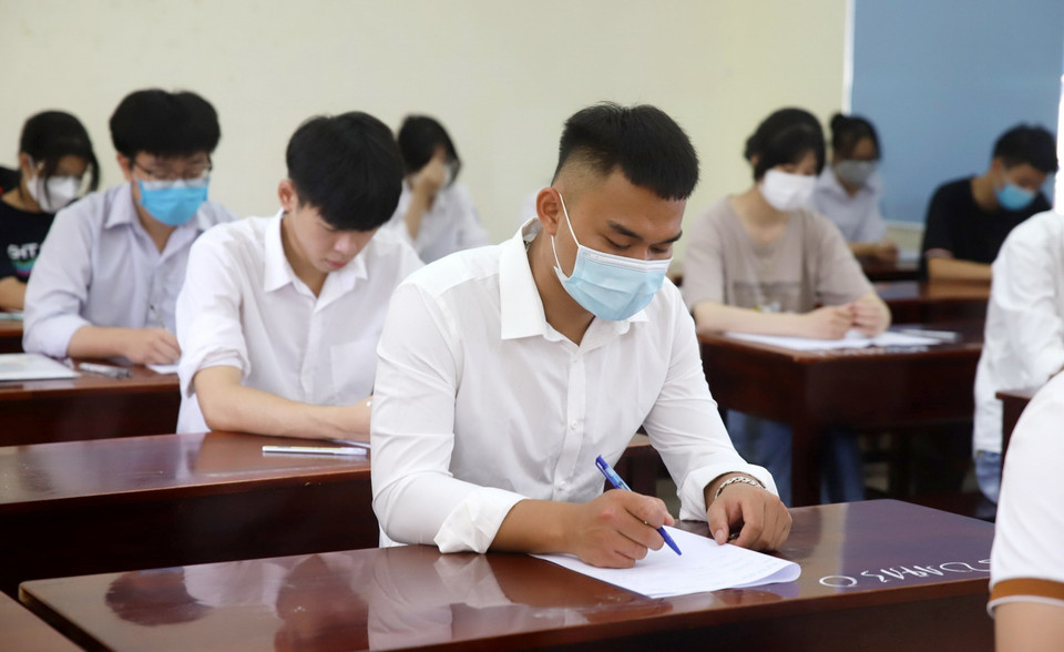 Trong ảnh: Thí sinh tại Hội đồng coi thi THPT Thanh Thủy, tỉnh Phú Thọ trong buổi thi môn Văn, sáng 7/7. (Ảnh: Trung Kiên/TTXVN)