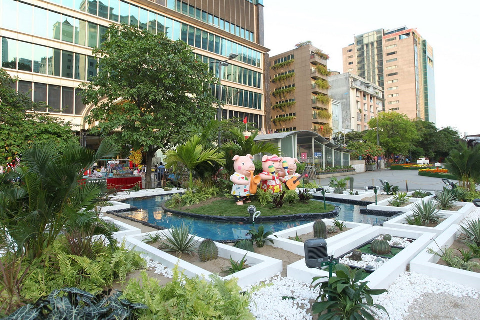 Đường hoa Tết Kỷ Hợi 2019. (Ảnh: Thanh Vũ/TTXVN)