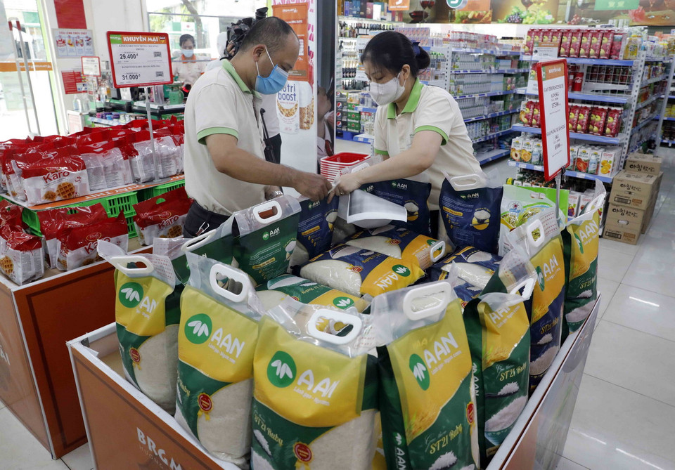 Hệ thống siêu thị Hapromart kết nối với các nhà cung cấp ở nhiều tỉnh, thành tiêu thụ số lượng lớn hàng nông sản trong nước. (Ảnh: Trần Việt/TTXVN)