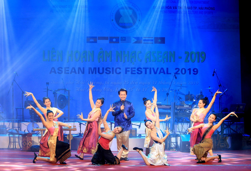 Biểu diễn văn nghệ trong Lễ khai mạc Liên hoan Âm nhạc ASEAN năm 2019 tại Hải Phòng, tối 25/5/2019. (Ảnh: An Đăng/TTXVN)