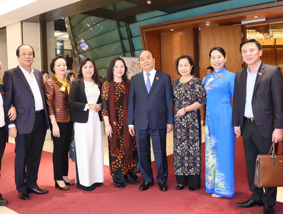 Thủ tướng Nguyễn Xuân Phúc và các đại biểu Quốc hội trước giờ chất vấn. (Ảnh: TTXVN)