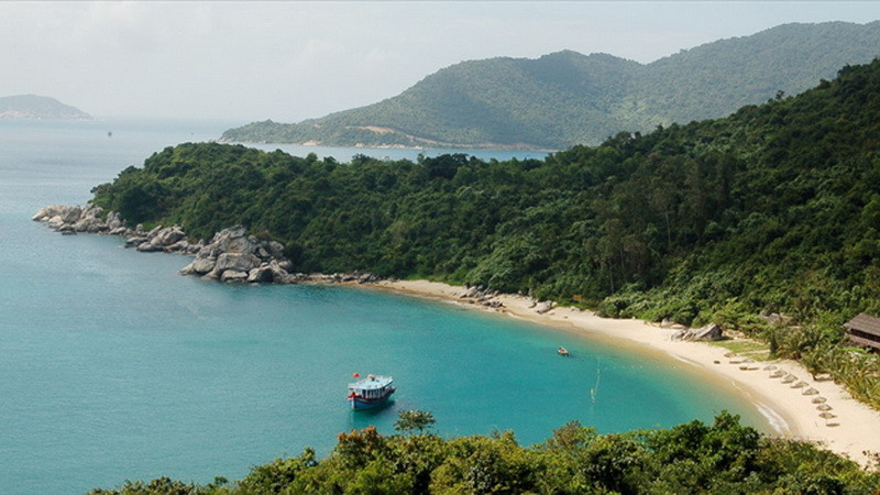 Khu Bảo tồn biển Cù Lao Chàm thuộc xã đảo Tân Hiệp (Tp. Hội An) bao gồm 8 hòn đảo lớn nhỏ nằm trong hơn 5000ha diện tích mặt nước. (Ảnh: Hoàng Quang Hà)