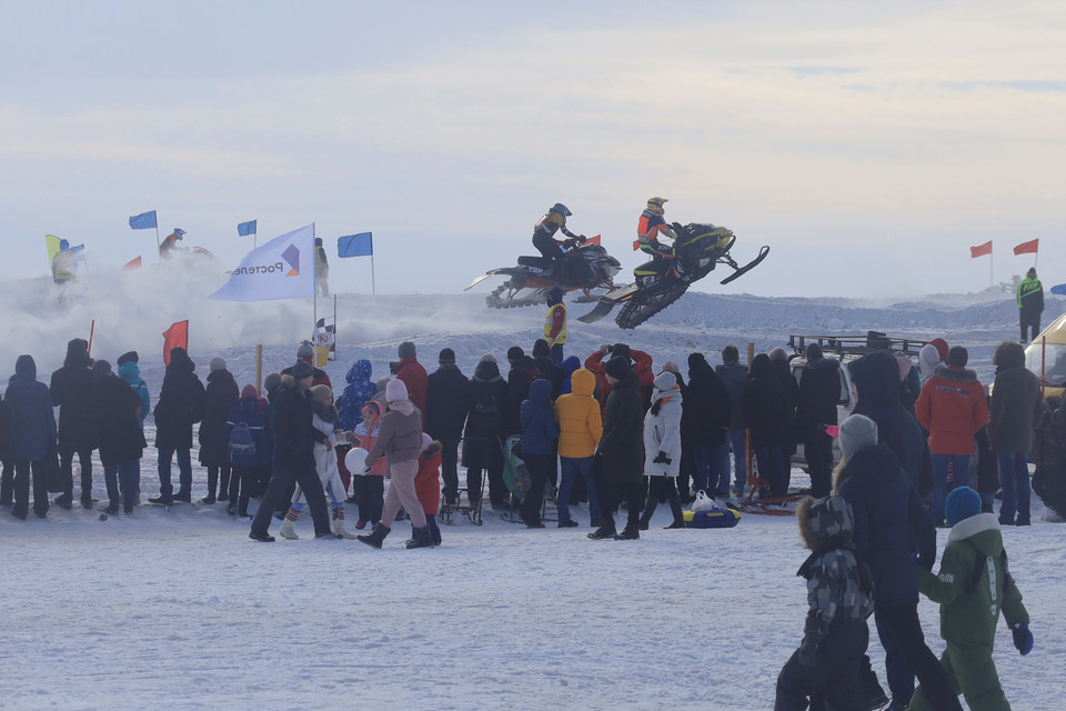 Giải đua xe trượt tuyết năm 2021 diễn ra trên bán đảo Yamal thuộc khu tự trị Yamal-Nenetsk, Liên bang Nga. (Ảnh: Trần Hiếu/TTXVN)