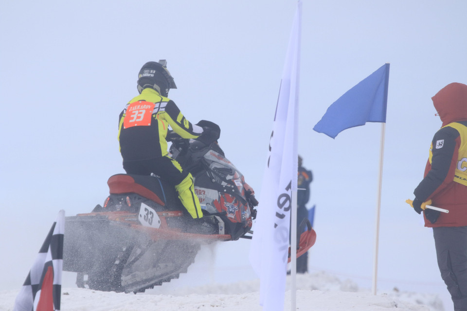 Giải đua xe trượt tuyết tại Yamal nằm trong khuôn khố các giải đấu thường niên do Liên đoàn môtô thể thao toàn Nga tổ chức. (Ảnh: Trần Hiếu/TTXVN) 