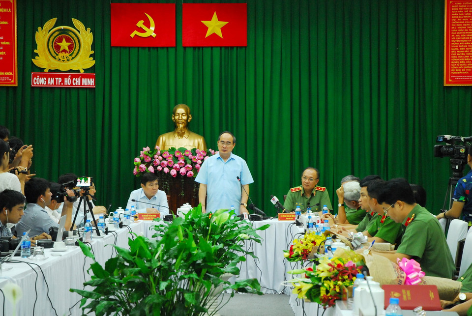 Bí thư Thành ủy Nguyễn Thiện Nhân phát biểu tại buổi làm việc với Công an Thành phố Hồ Chí Minh. (Ảnh: Thành Chung/TTXVN)