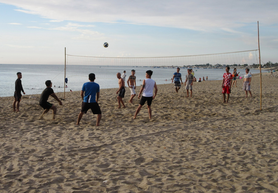 Hiện nay, UBND tỉnh Ninh Thuận đang quy hoạch nơi này thành khu du lịch biển trọng tâm với hệ thống các bãi tắm, khách sạn, nhà hàng cao cấp và các hoạt động thể thao biển đa dạng để thu hút du khách trong và ngoài nước. (Ảnh: Nguyễn Thành/TTXVN)