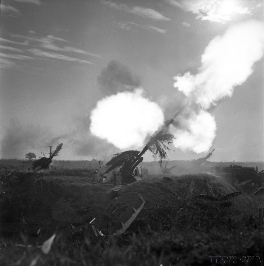 Đại đội 4, đoàn X, pháo cao xạ bảo vệ Thủ đô bằng những loạt đạn chính xác, tiêu diệt nhiều máy bay Mỹ. (Ảnh: Lâm Hồng/TTXVN)