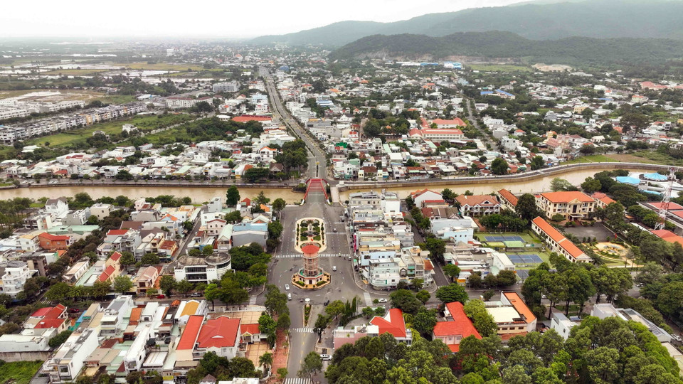 Góc thành phố thành phố Bà Rịa bên bờ sông Dinh, tỉnh Bà Rịa-Vũng Tàu. (Ảnh: Vũ Sinh/TTXVN)