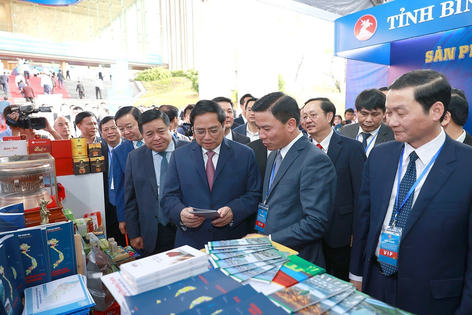  Sáng 5/2, tại thành phố Quy Nhơn, Bình Định, Thủ tướng Phạm Minh Chính chủ trì Hội nghị triển khai Chương trình hành động của Chính phủ thực hiện Nghị quyết số 26-NQ/TW ngày 3/11/2022 của Bộ Chính trị về phát triển kinh tế- xã hội, đảm bảo quốc phòng, an ninh vùng Bắc Trung Bộ và duyên hải Trung Bộ đến năm 2030, tầm nhìn đến năm 2045 và xúc tiến đầu tư vùng. (Ảnh: Dương Giang/TTXVN)