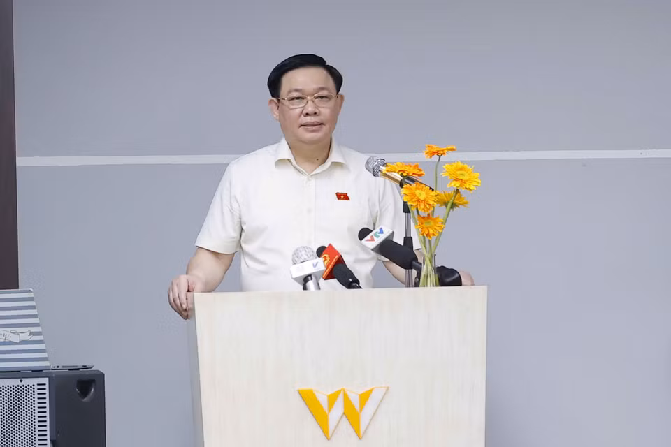 Chủ tịch Quốc hội Vương Đình Huệ phát biểu tại Công ty Wanek Furniture. (Ảnh: Doãn Tấn/TTXVN)