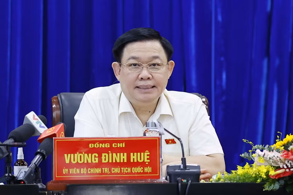 Chiều 23/1, Chủ tịch Quốc hội Vương Đình Huệ phát biểu tai buổi làm việc với Ban Thường vụ Tỉnh ủy Bình Dương. (Ảnh: Doãn Tấn/TTXVN)