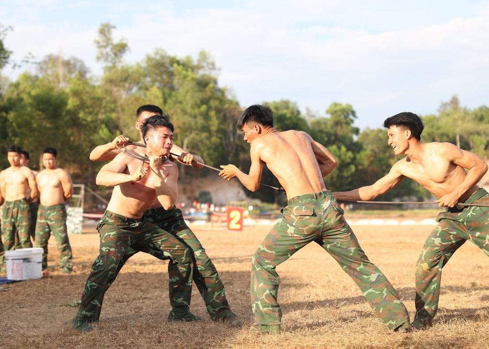 Chiến sỹ Lữ đoàn Đặc công 198 huấn luyện giỏi, kỷ luật nghiêm, sẵn sàng chiến đấu và hoàn thành mọi nhiệm vụ được giao. (Ảnh: Tuấn Anh/TTXVN)
