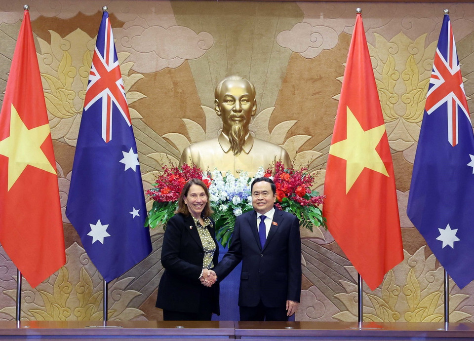 Chủ tịch Quốc hội Trần Thanh Mẫn và Chủ tịch Thượng viện Australia Sue Lines trước hội đàm. (Ảnh: Thống Nhất/TTXVN)